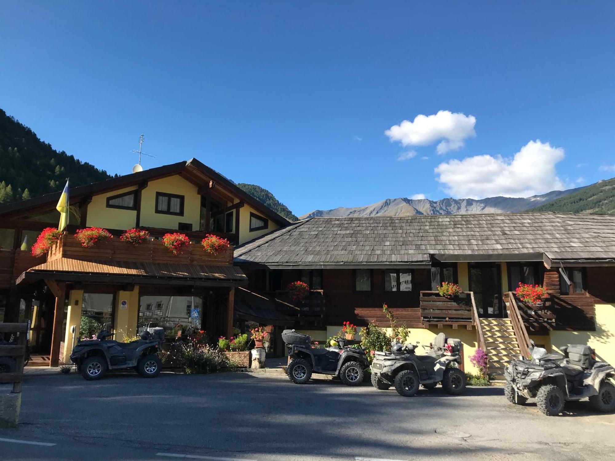 Hotel Ca Fiore Bardonecchia Buitenkant foto