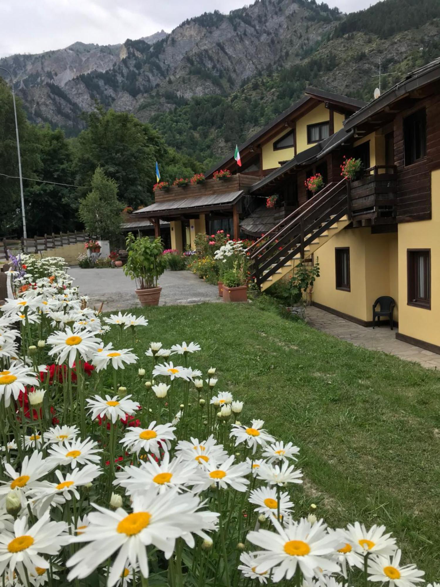 Hotel Ca Fiore Bardonecchia Buitenkant foto