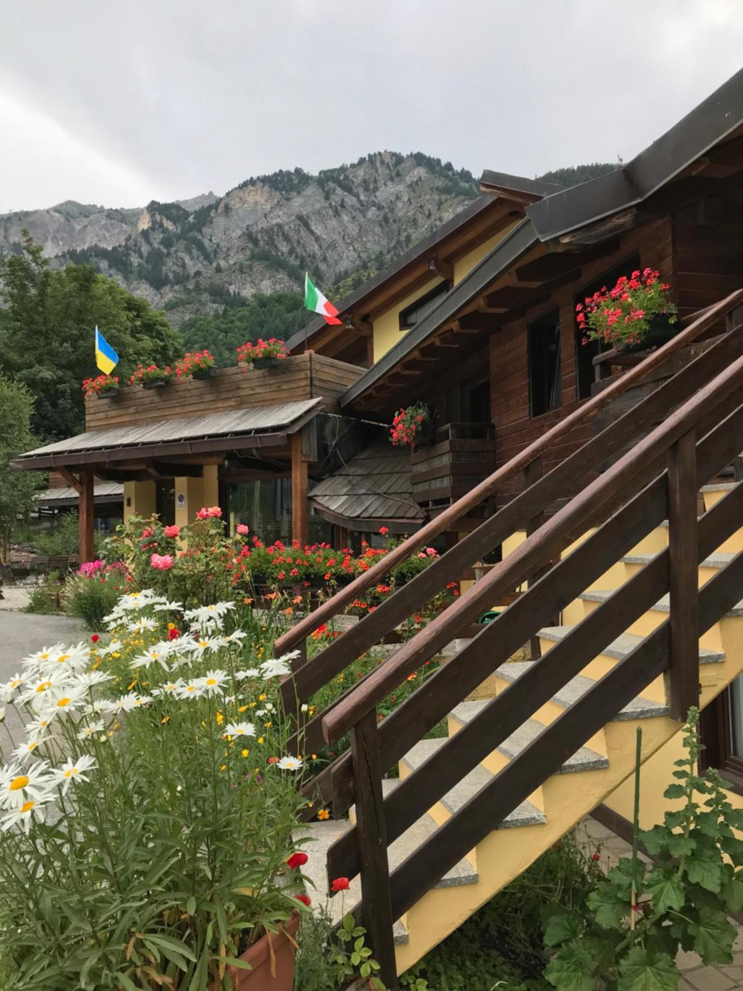 Hotel Ca Fiore Bardonecchia Buitenkant foto
