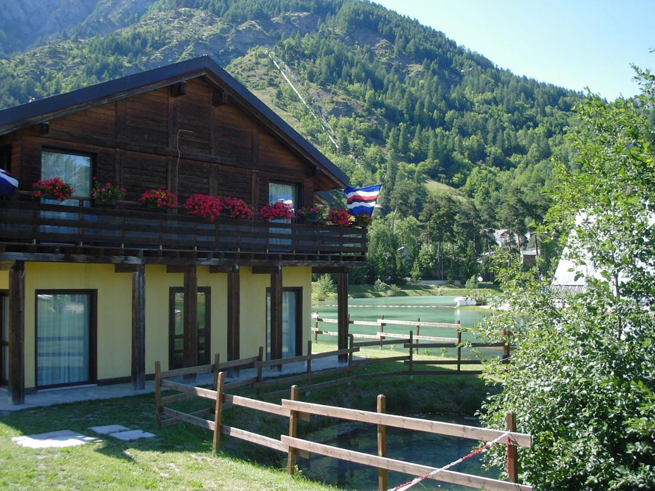 Hotel Ca Fiore Bardonecchia Buitenkant foto